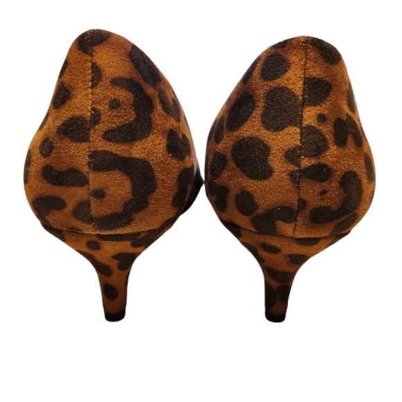 TORRID ☆ LEOPARD SUEDE ☆ KITTEN HEEL PUMP ☆ 9.5 W ☆ NWT - Picture 6 of 7